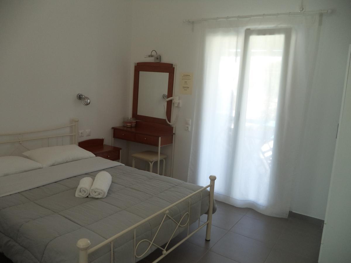 Taxiarchis Studios Agios Georgios  외부 사진